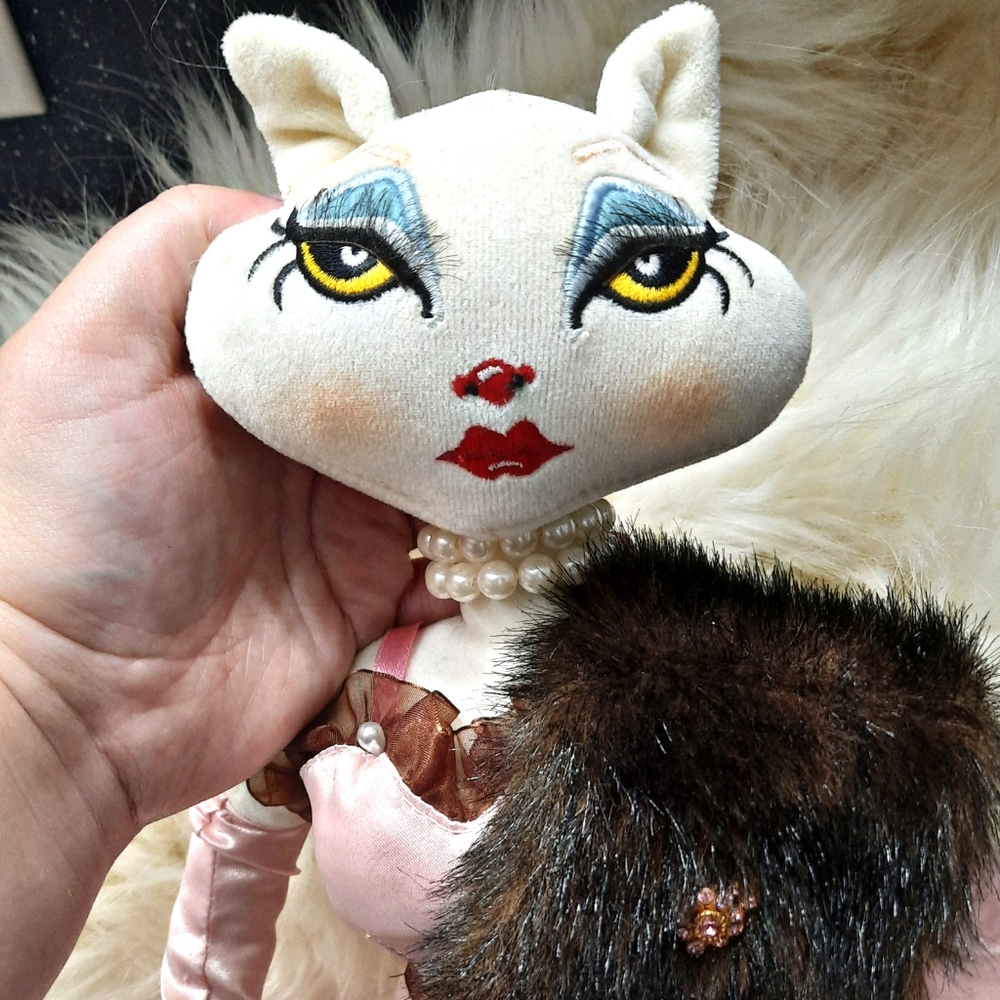 ~{GlamKats}~ Vintage early 2000's RARE GlamKats princess posable plush figure.